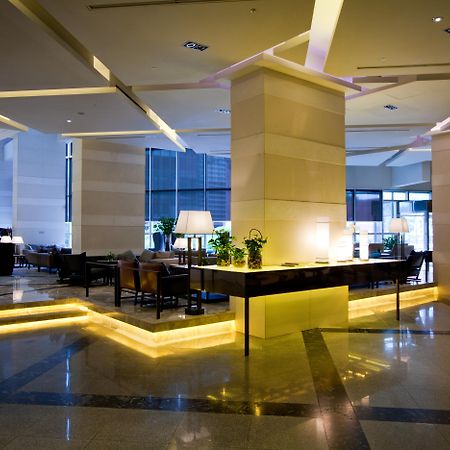 Grand Mercure Ambassador Чханвон Екстер'єр фото
